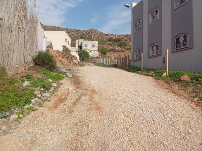 Terrain titré à Begdour