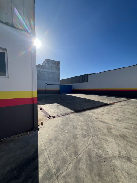 un local spacieux de 1200 m² à louer situé à bougdour Tanger-13