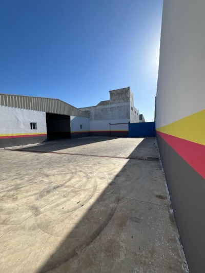 un local spacieux de 1200 m² à louer situé à bougdour Tanger