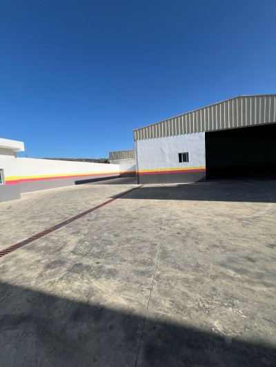 un local spacieux de 1200 m² à louer situé à bougdour Tanger