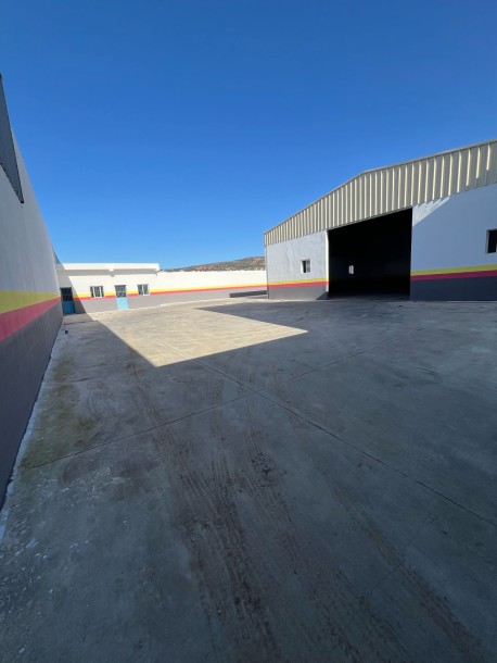un local spacieux de 1200 m² à louer situé à bougdour Tanger-6
