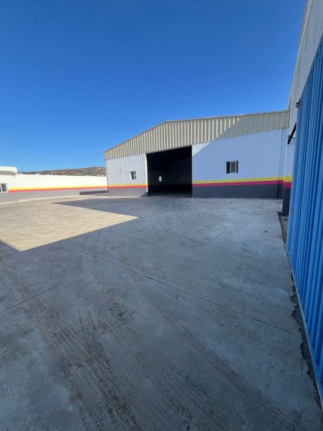 un local spacieux de 1200 m² à louer situé à bougdour Tanger-4